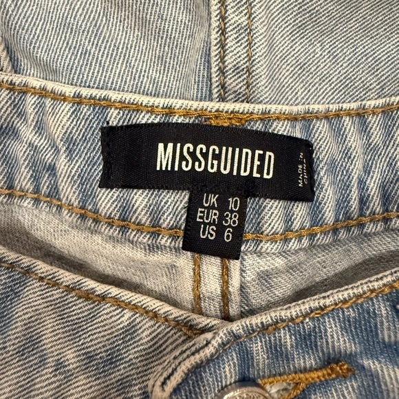 MISGUIDED Distressed Denim Women Shorts - Picture 3 of 3